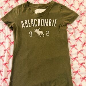 Fitted Abercrombie & Fitch Olive Green Short Sleeve Tee
